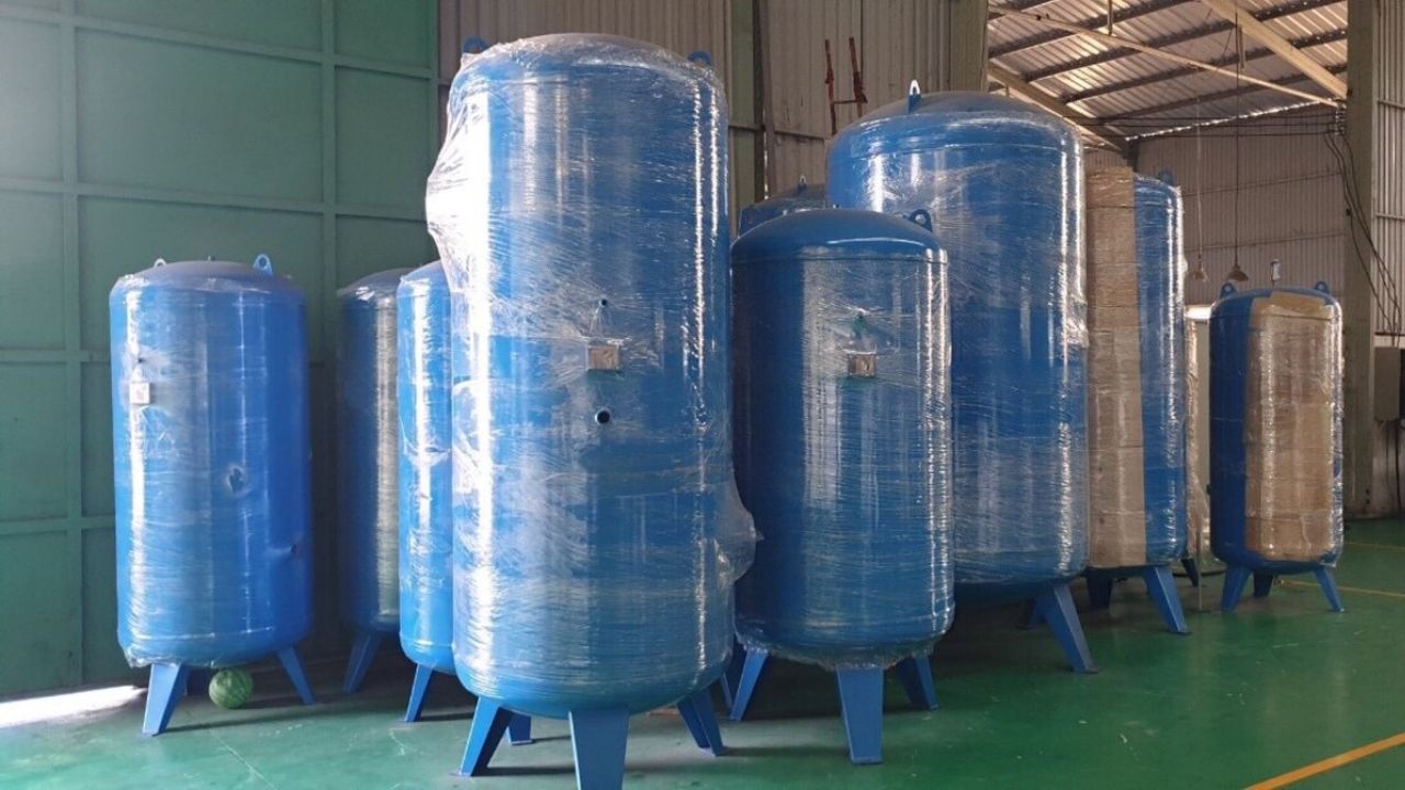 Vỏ bình được sơn hai lớp giúp chống gỉ sét, tăng tuổi thọ cho bình