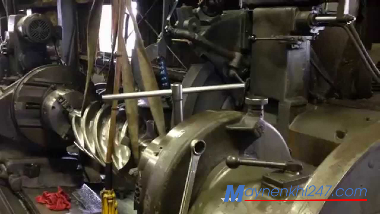 sua-chua-may-nen-khi-truc-vit