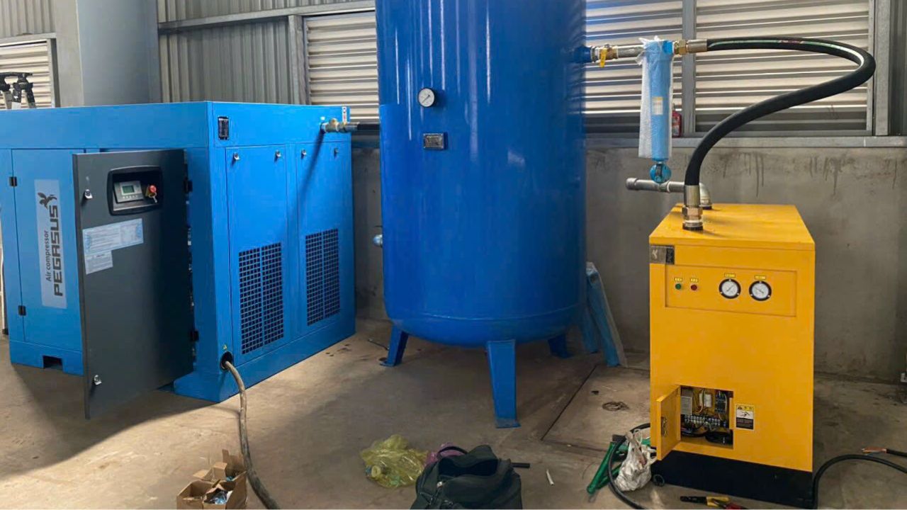 Với các hệ thống máy nén khí công nghiệp, không nên tự ý sửa chữa