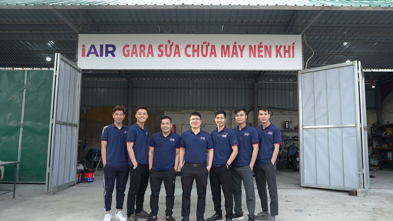 Đội ngũ kỹ thuật viên chuyên sửa chữa, bảo trì, bảo dưỡng máy