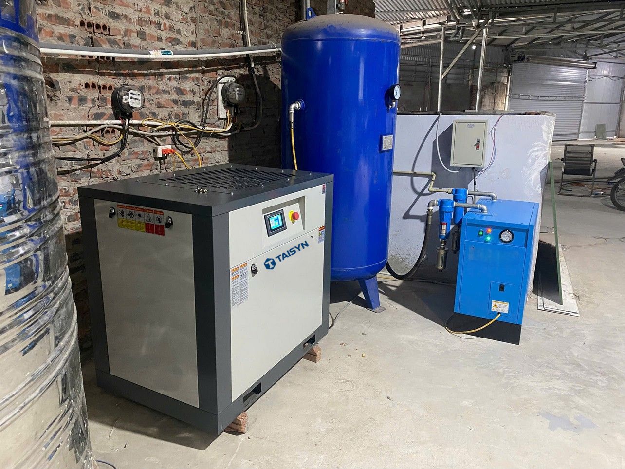 Lắp đặt Bộ Máy nén khí Mafuki 15kW cho khách hàng ngành Gỗ Công nghiệp Nội thất tại Hà Nội