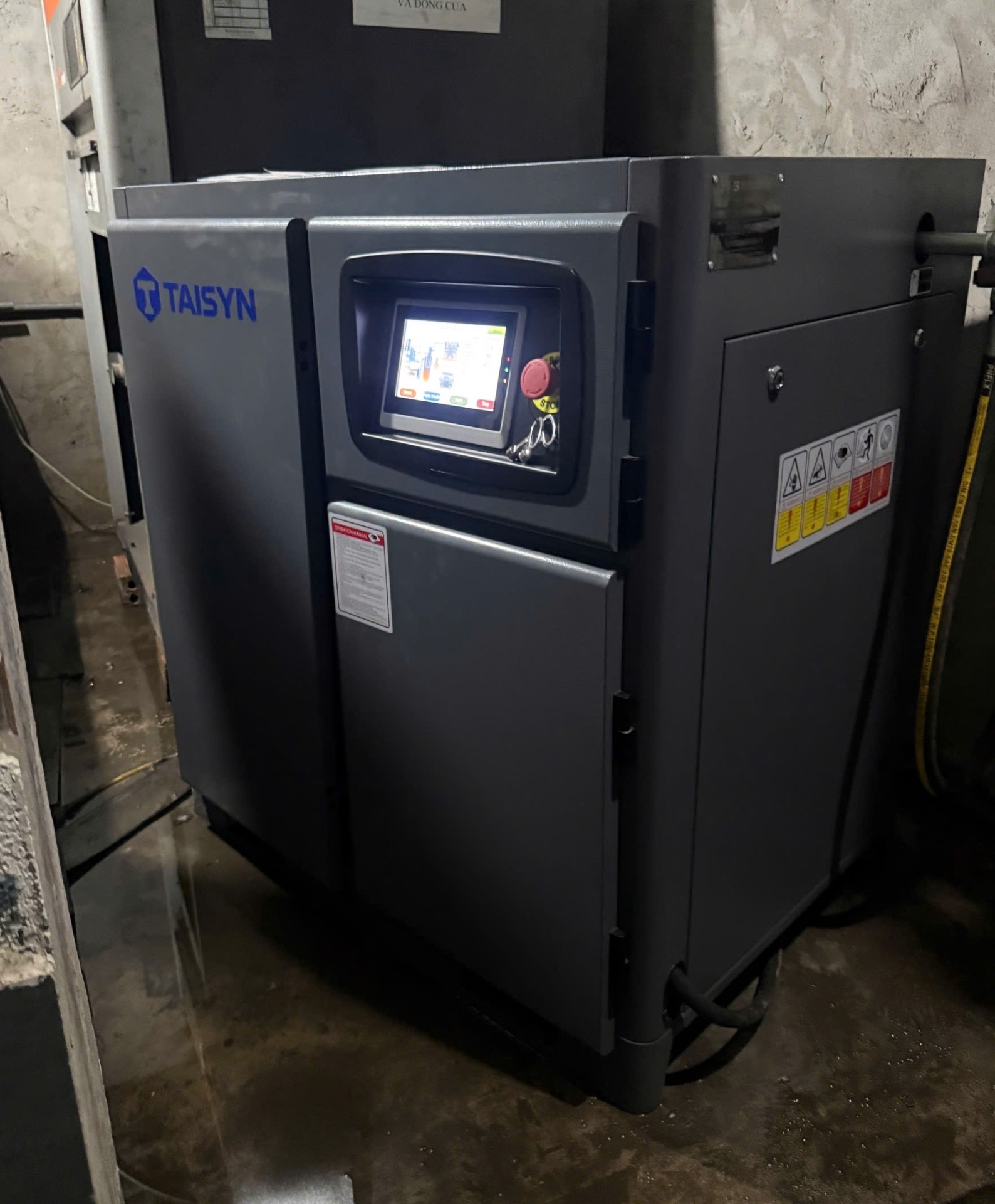 Lắp đặt Bộ M&aacute;y n&eacute;n kh&iacute; Taisyn 15kW cho kh&aacute;ch h&agrave;ng ng&agrave;nh Nhựa tại Hải Ph&ograve;ng