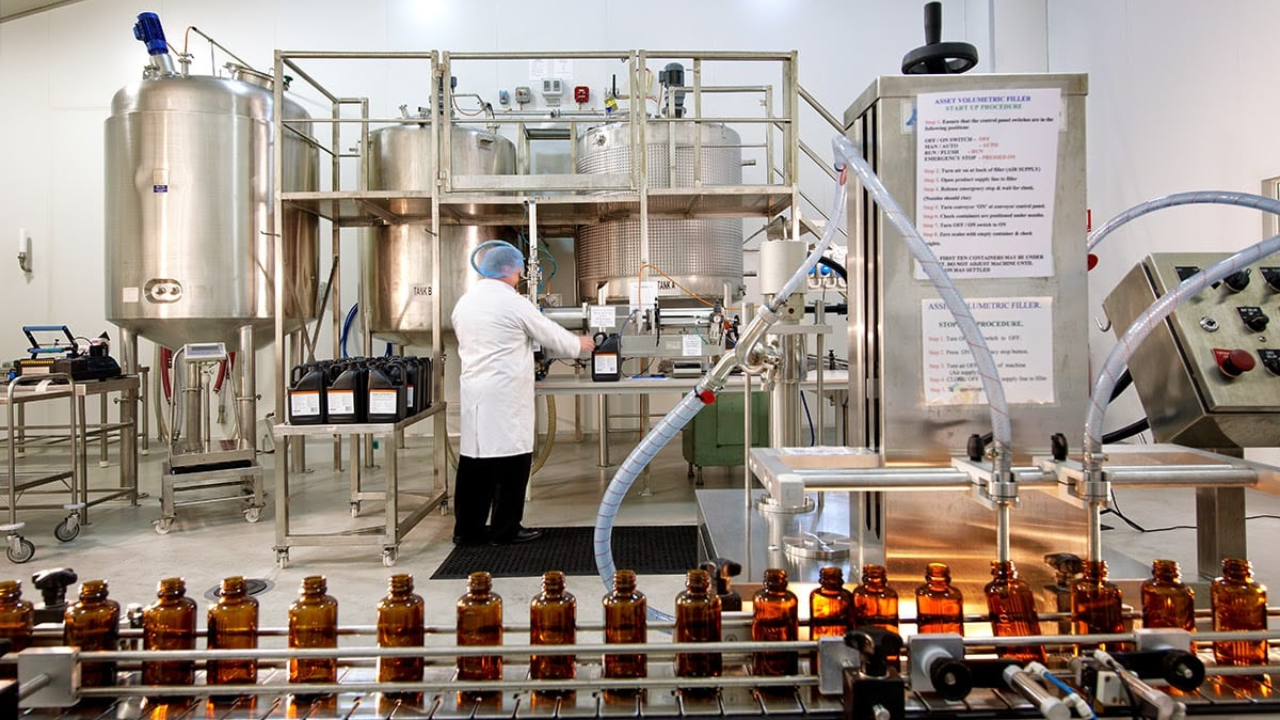 Ứng dụng m&aacute;y n&eacute;n kh&iacute; trong sản xuất dược phẩm