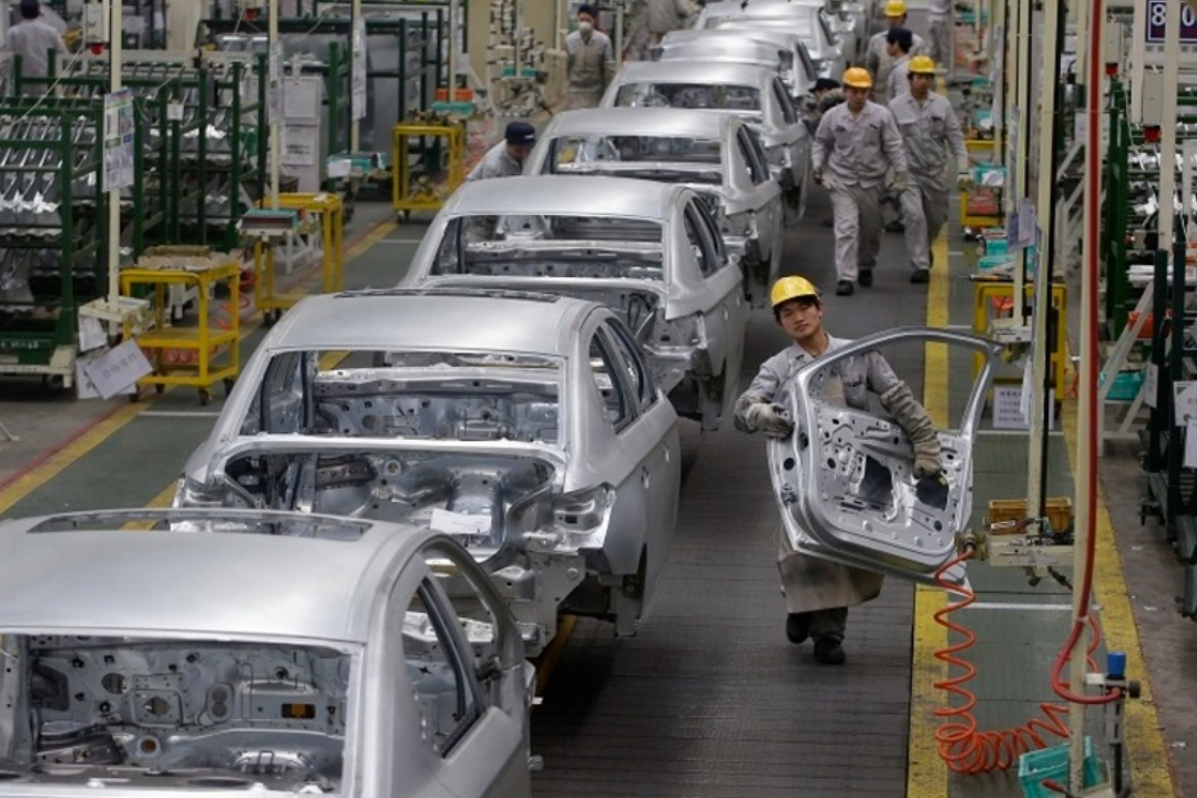 m&aacute;y n&eacute;n kh&iacute; trong sản xuất &ocirc; t&ocirc;