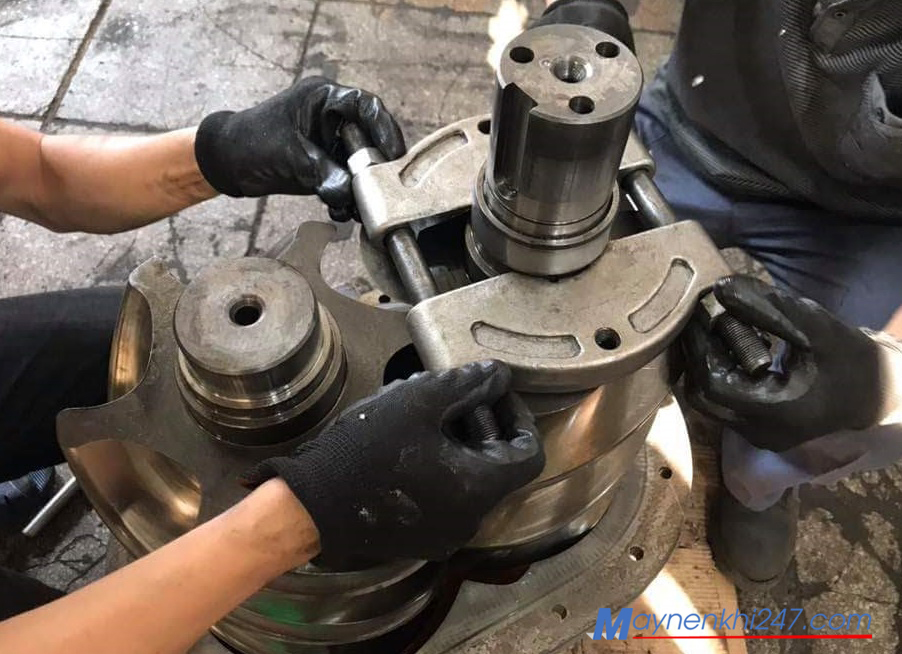 Thay-bi-truc-vit-may-nen-khi