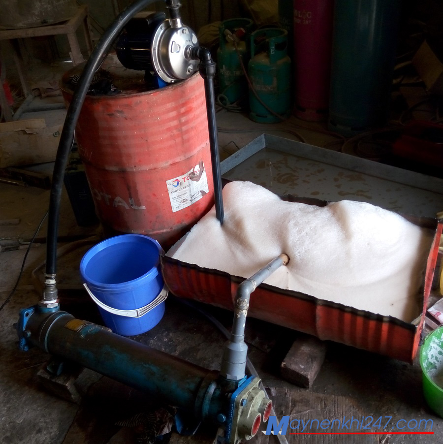 chay-hoa-chat-tuan-hoan-gian-giai-nhiet-may-nen-khi