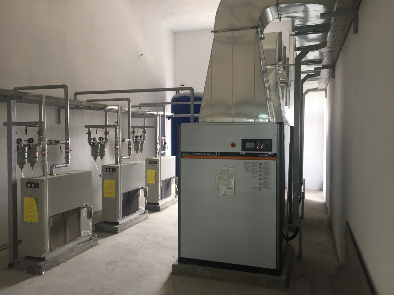 máy nén khí hitachi