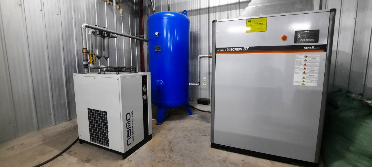 máy nén khí hitachi