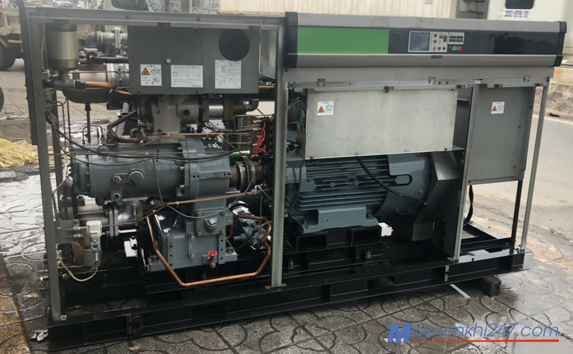 may-nen-khi-khong-dau-hitachi-cu-120kw-160hp