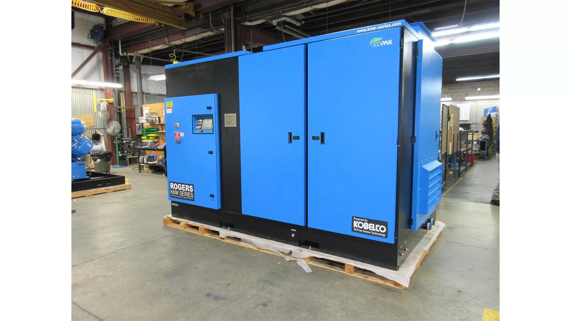 M&aacute;y n&eacute;n kh&iacute; trục v&iacute;t 90KW Kobelco SG90A IV